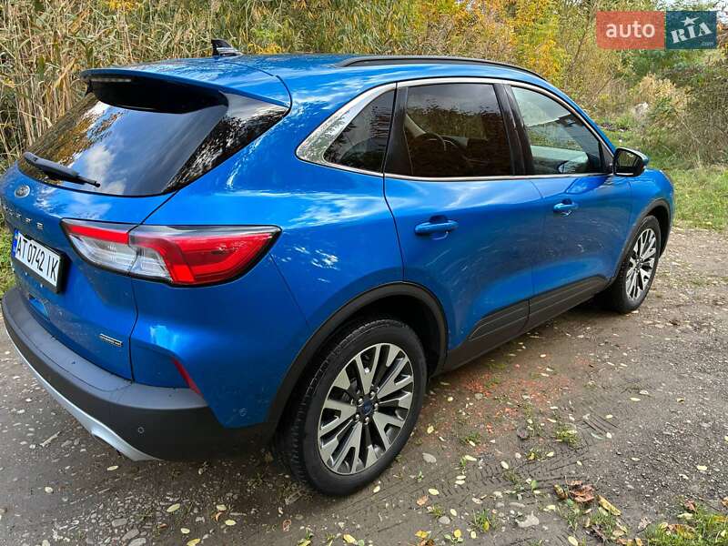 Внедорожник / Кроссовер Ford Escape 2019 в Ивано-Франковске