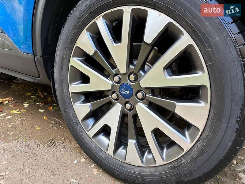 Внедорожник / Кроссовер Ford Escape 2019 в Ивано-Франковске