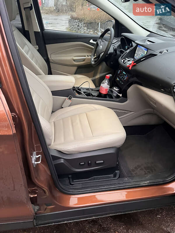 Позашляховик / Кросовер Ford Escape 2016 в Києві