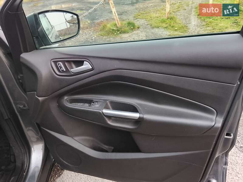 Внедорожник / Кроссовер Ford Escape 2013 в Иршаве