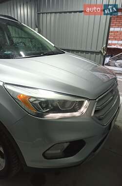 Внедорожник / Кроссовер Ford Escape 2017 в Виннице