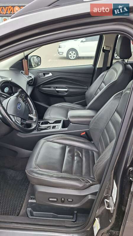 Внедорожник / Кроссовер Ford Escape 2016 в Софиевской Борщаговке