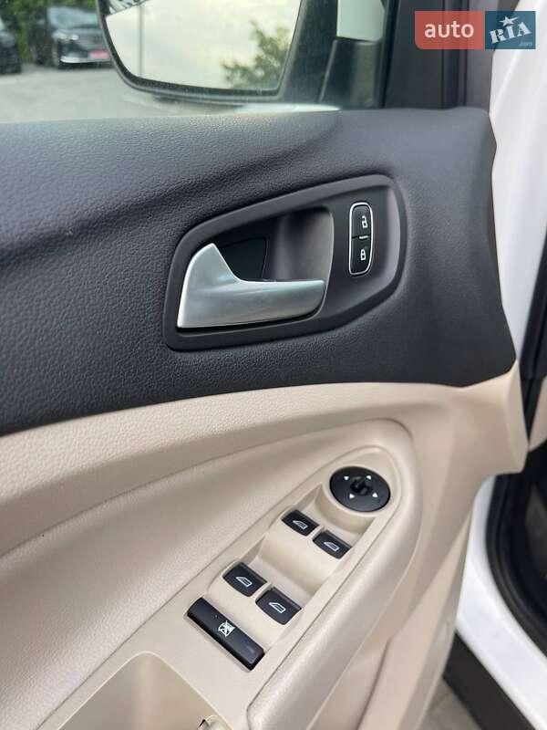 Позашляховик / Кросовер Ford Escape 2018 в Львові фото 10 Позашляховик / Кросовер Ford Escape 2018 в Львові