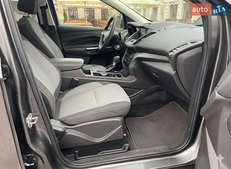 Внедорожник / Кроссовер Ford Escape 2017 в Львове