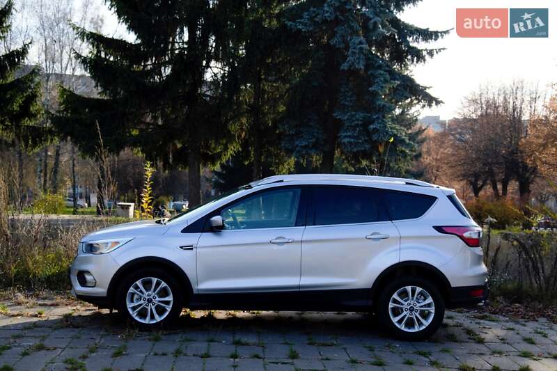 Позашляховик / Кросовер Ford Escape 2017 в Житомирі