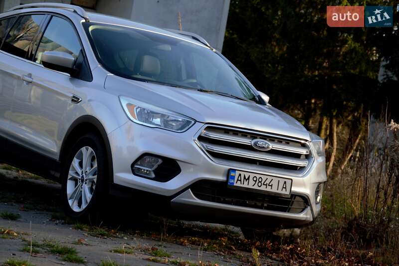 Позашляховик / Кросовер Ford Escape 2017 в Житомирі