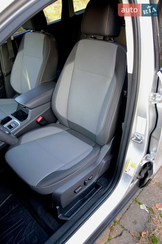 Позашляховик / Кросовер Ford Escape 2017 в Житомирі