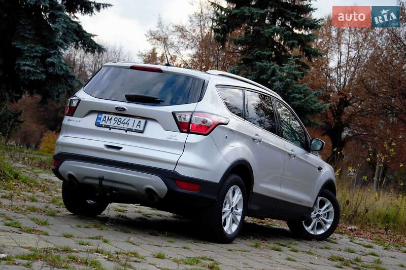 Позашляховик / Кросовер Ford Escape 2017 в Житомирі