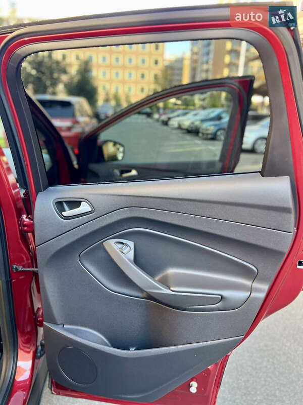 Внедорожник / Кроссовер Ford Escape 2018 в Киеве