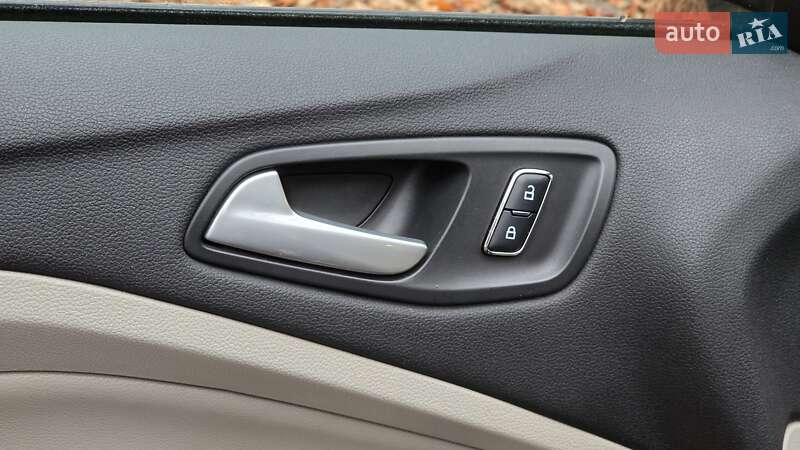 Внедорожник / Кроссовер Ford Escape 2015 в Львове