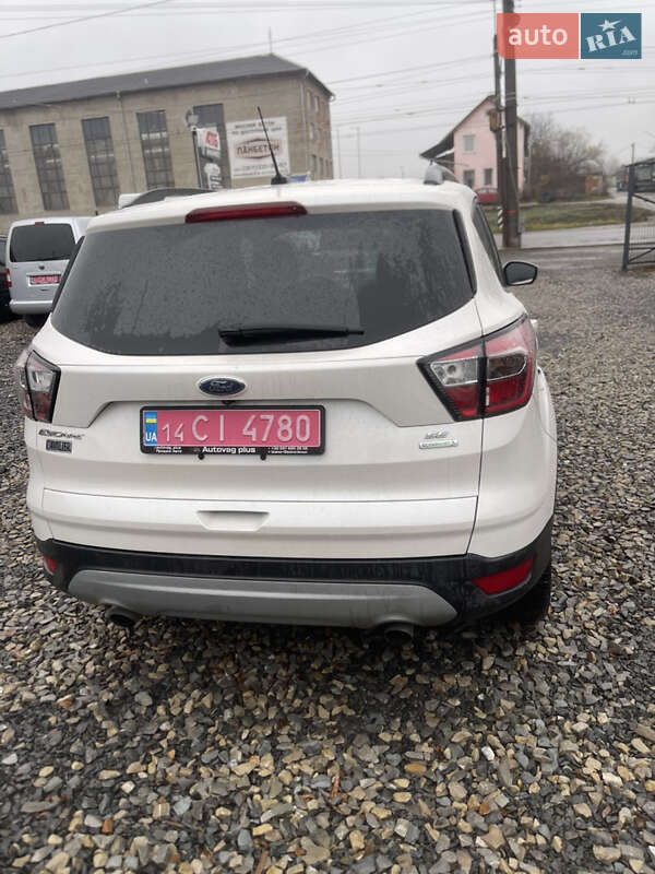 Позашляховик / Кросовер Ford Escape 2017 в Івано-Франківську