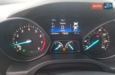 Внедорожник / Кроссовер Ford Escape 2017 в Полтаве