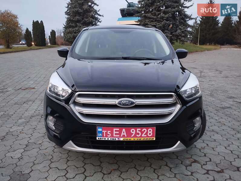Внедорожник / Кроссовер Ford Escape 2017 в Дубно