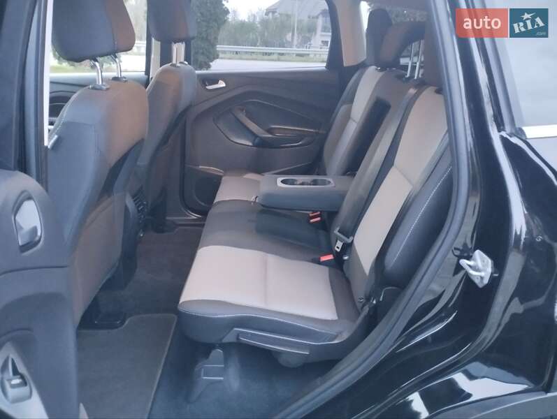 Внедорожник / Кроссовер Ford Escape 2017 в Дубно