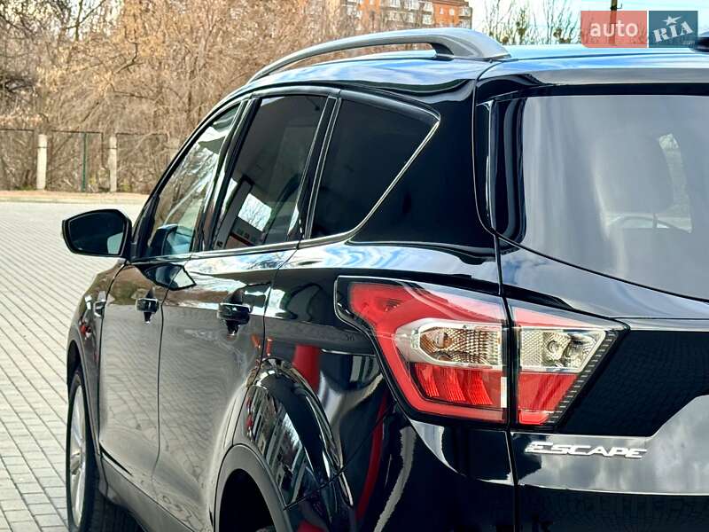 Внедорожник / Кроссовер Ford Escape 2017 в Житомире