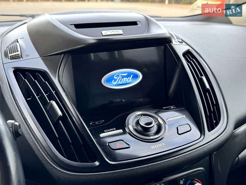 Внедорожник / Кроссовер Ford Escape 2017 в Житомире