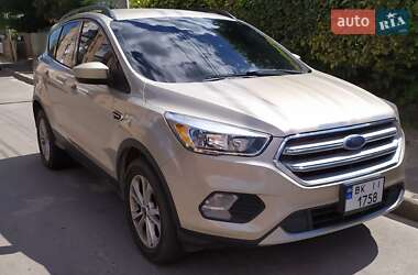 Внедорожник / Кроссовер Ford Escape 2017 в Ровно