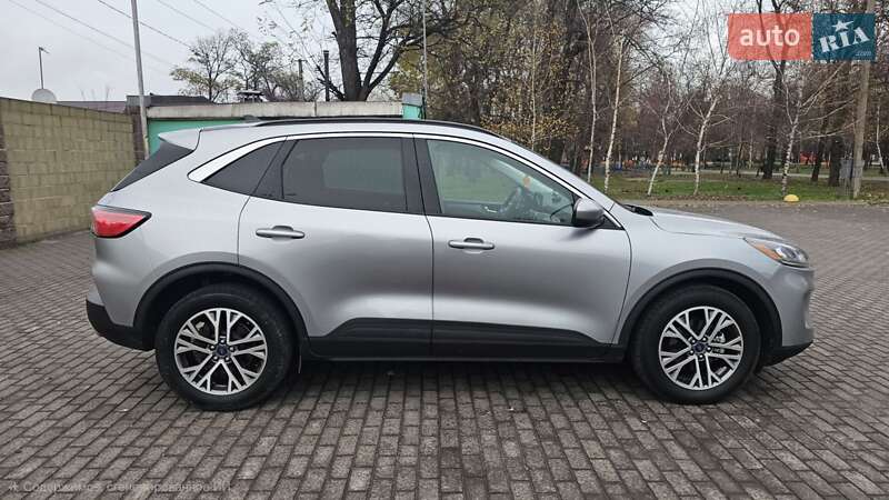 Внедорожник / Кроссовер Ford Escape 2021 в Каменском