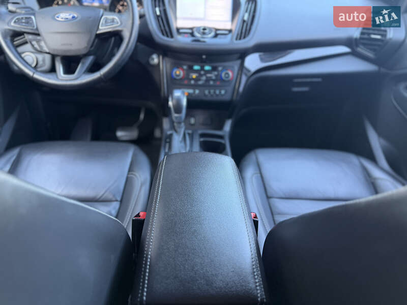 Внедорожник / Кроссовер Ford Escape 2019 в Ровно