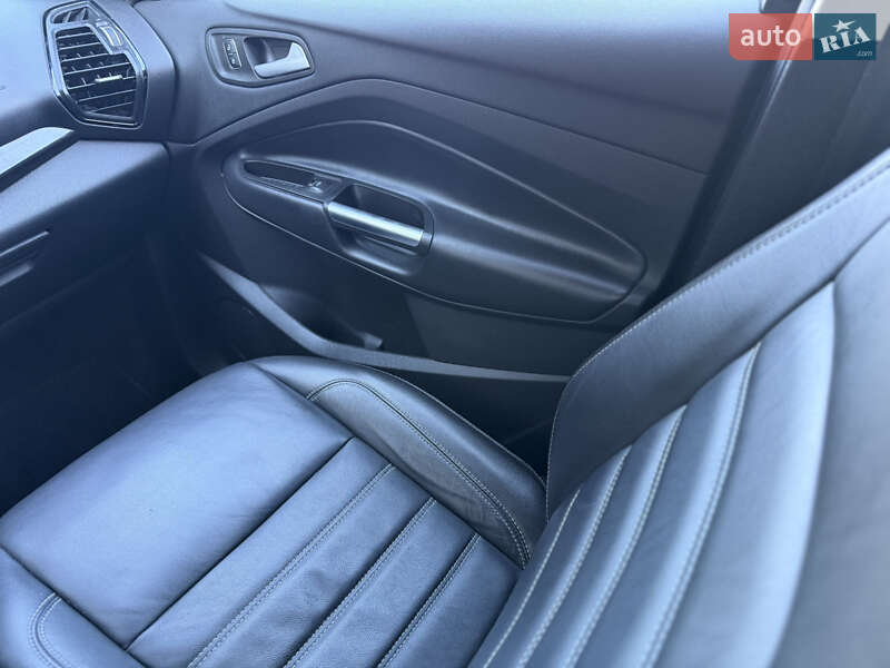 Внедорожник / Кроссовер Ford Escape 2019 в Ровно