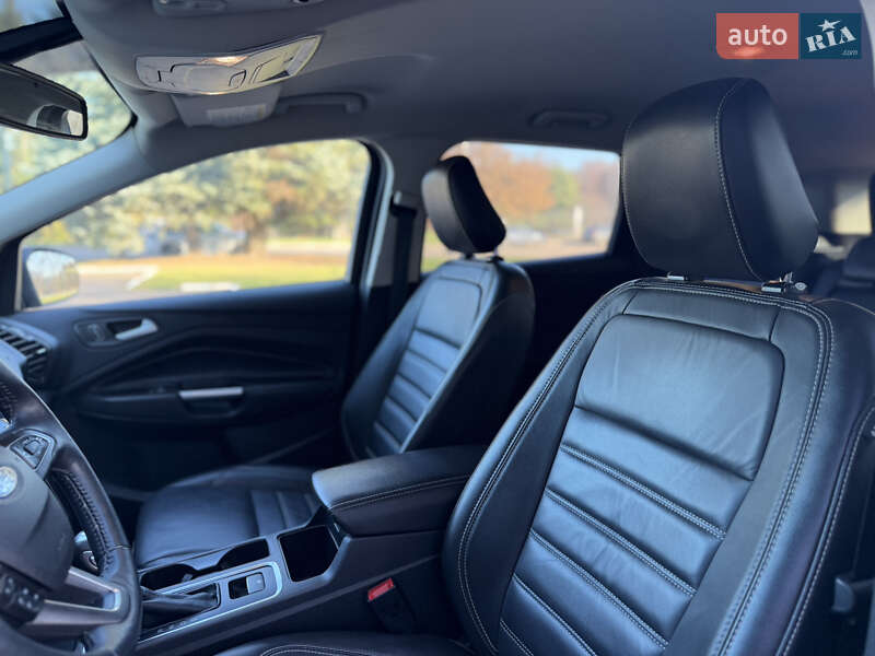 Внедорожник / Кроссовер Ford Escape 2019 в Ровно