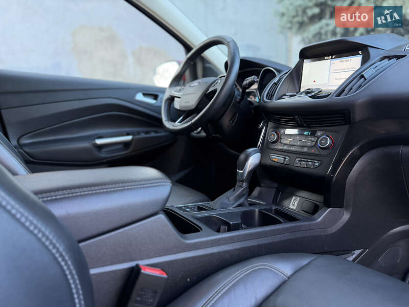 Внедорожник / Кроссовер Ford Escape 2019 в Ровно