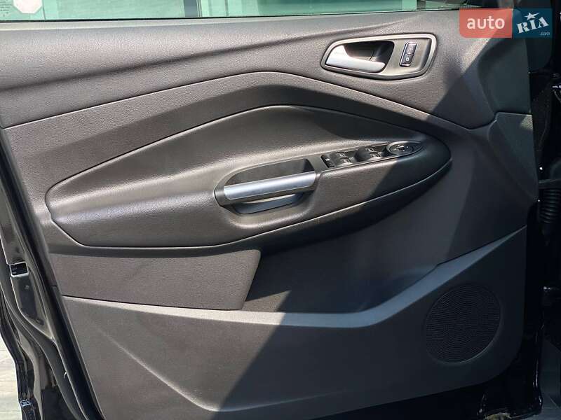 Внедорожник / Кроссовер Ford Escape 2015 в Киеве