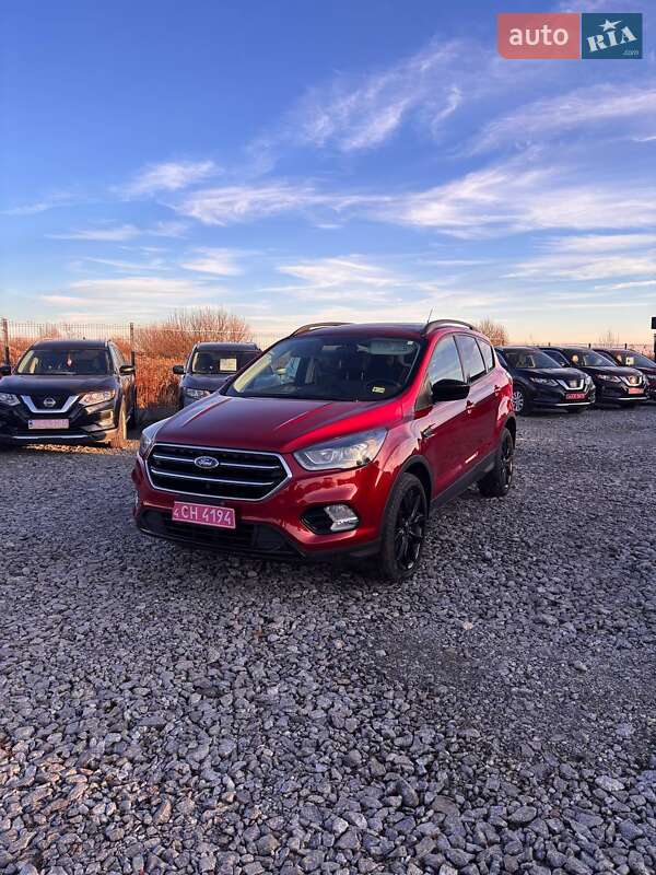 Позашляховик / Кросовер Ford Escape 2017 в Львові