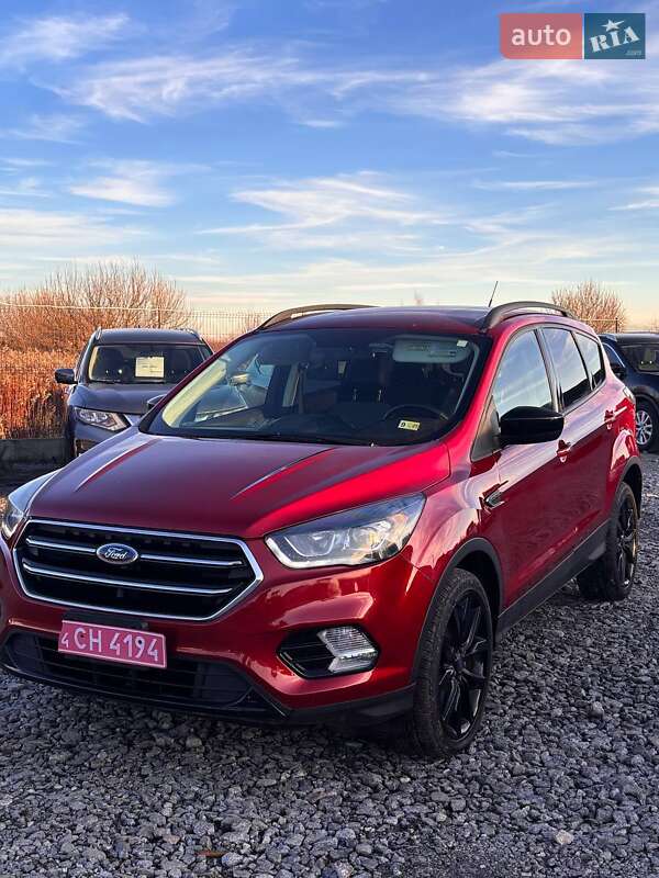 Позашляховик / Кросовер Ford Escape 2017 в Львові