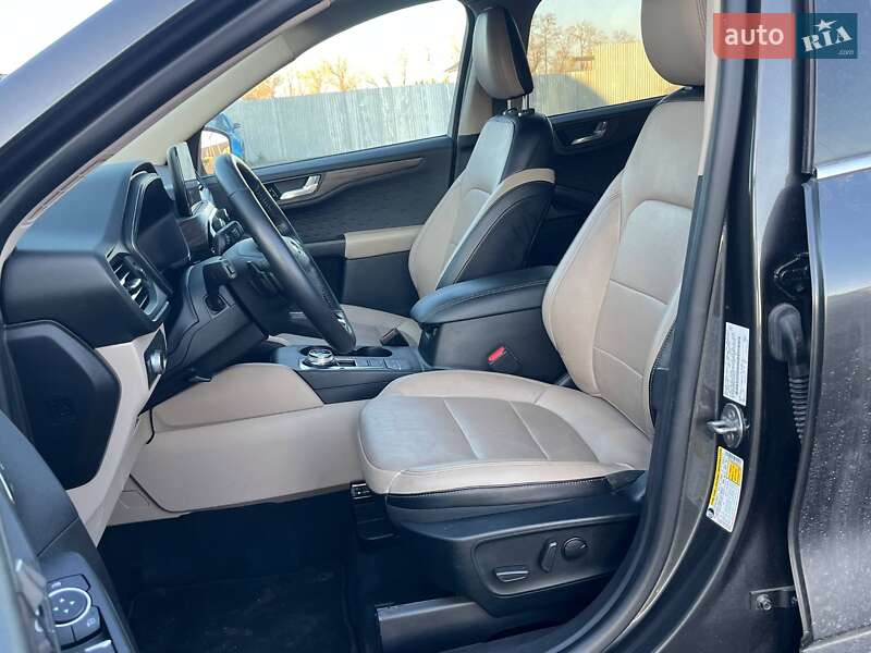 Позашляховик / Кросовер Ford Escape 2020 в Луцьку