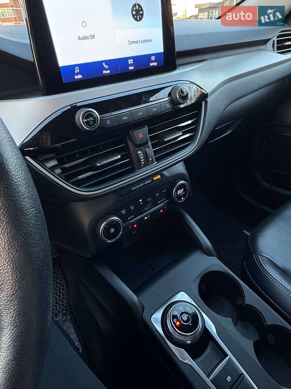 Внедорожник / Кроссовер Ford Escape 2020 в Киеве