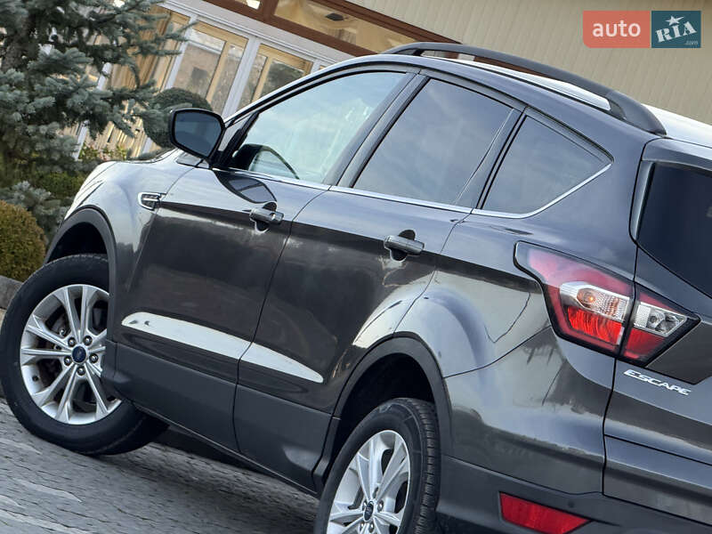Позашляховик / Кросовер Ford Escape 2017 в Дрогобичі