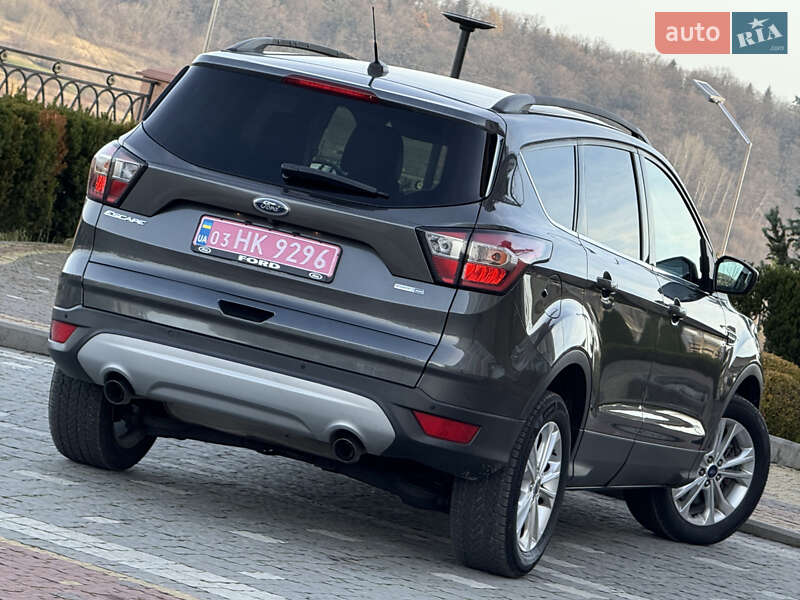 Позашляховик / Кросовер Ford Escape 2017 в Дрогобичі