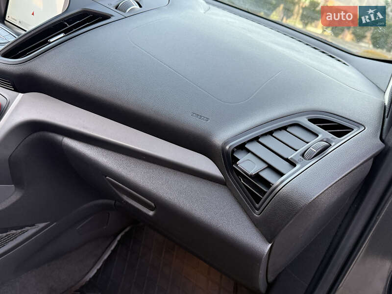 Позашляховик / Кросовер Ford Escape 2017 в Дрогобичі