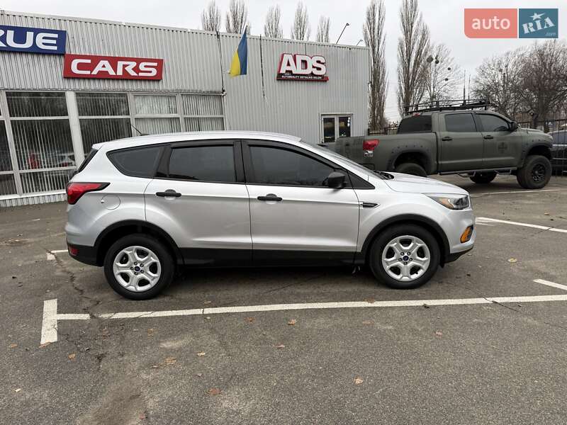 Внедорожник / Кроссовер Ford Escape 2019 в Киеве