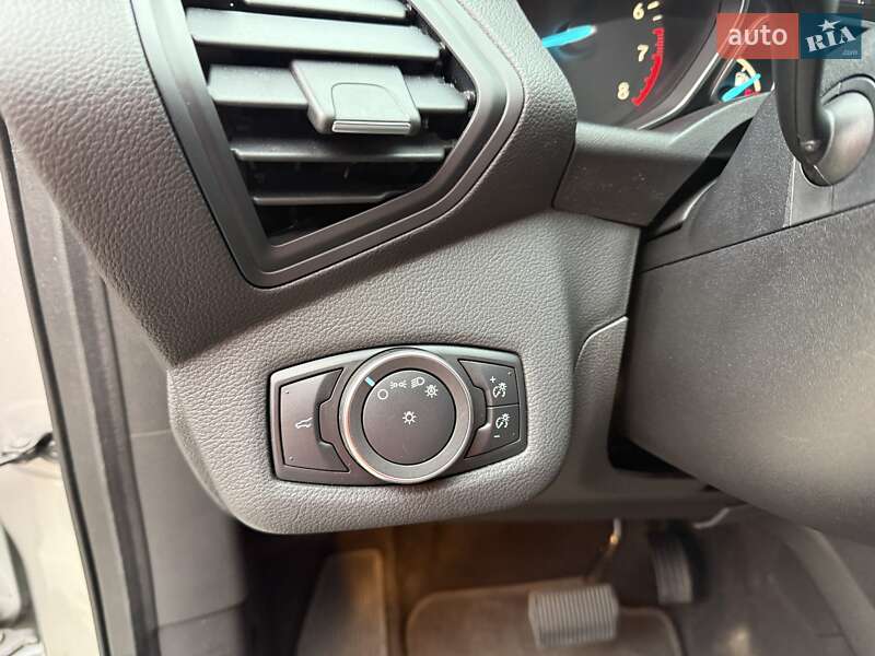 Внедорожник / Кроссовер Ford Escape 2019 в Киеве