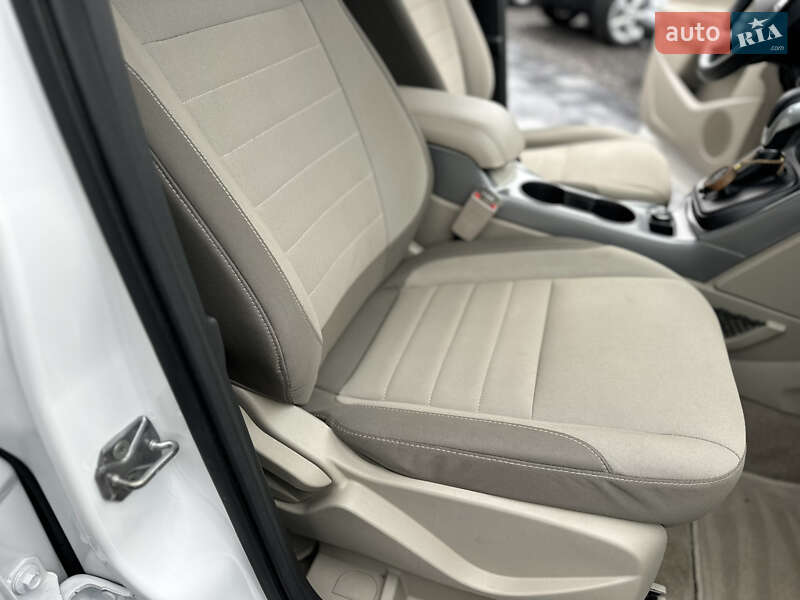 Внедорожник / Кроссовер Ford Escape 2015 в Виннице