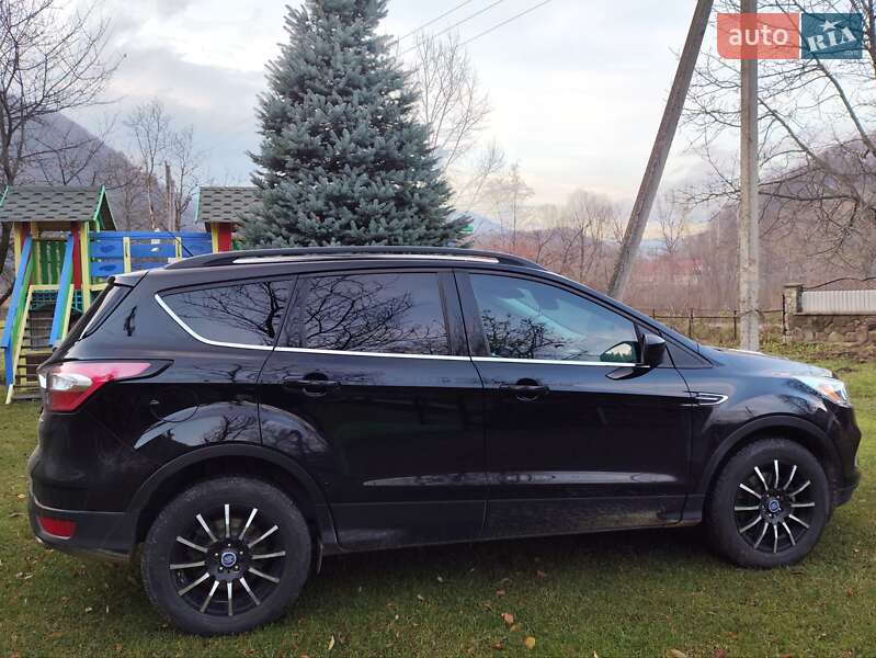 Внедорожник / Кроссовер Ford Escape 2018 в Косове