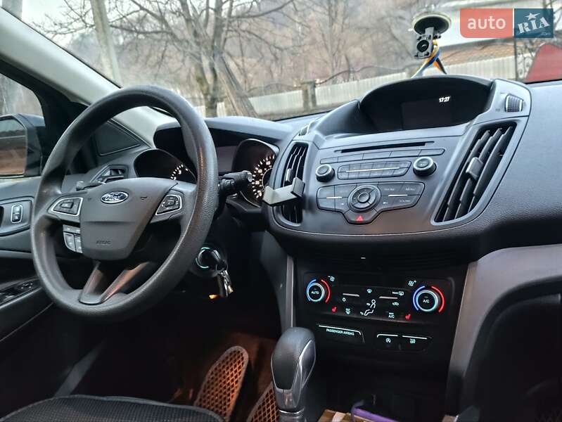 Внедорожник / Кроссовер Ford Escape 2018 в Косове