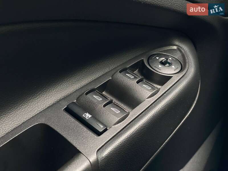 Внедорожник / Кроссовер Ford Escape 2019 в Киеве фото 26 Внедорожник / Кроссовер Ford Escape 2019 в Киеве