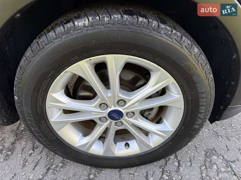 Внедорожник / Кроссовер Ford Escape 2017 в Днепре