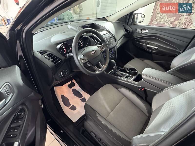 Внедорожник / Кроссовер Ford Escape 2017 в Днепре