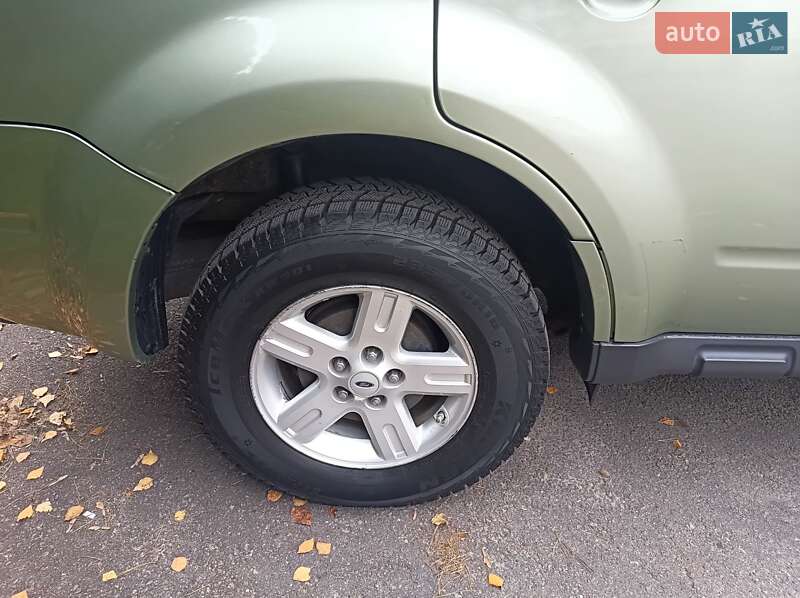 Позашляховик / Кросовер Ford Escape 2008 в Києві