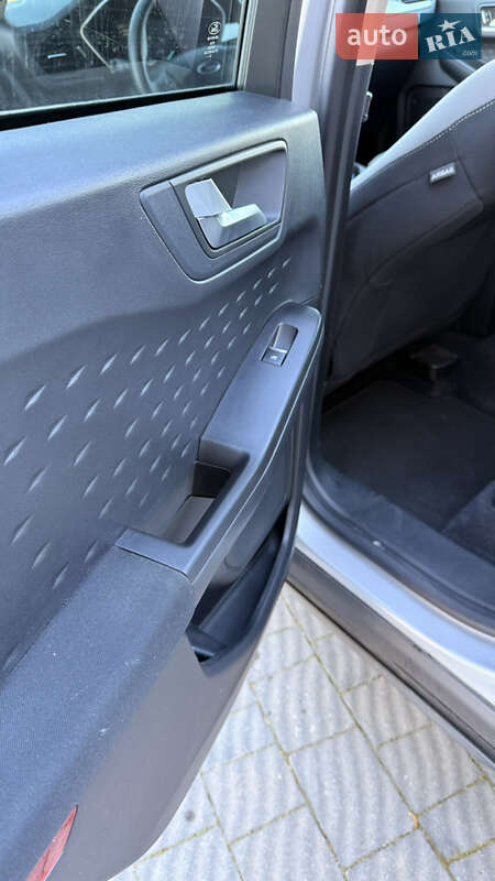 Позашляховик / Кросовер Ford Escape 2020 в Стрию