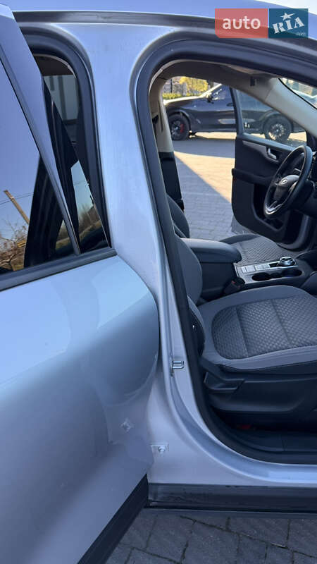 Позашляховик / Кросовер Ford Escape 2020 в Стрию