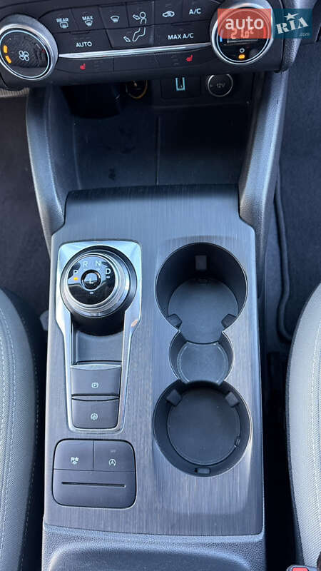 Позашляховик / Кросовер Ford Escape 2020 в Стрию