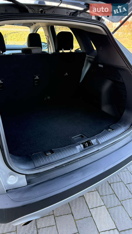 Позашляховик / Кросовер Ford Escape 2020 в Стрию