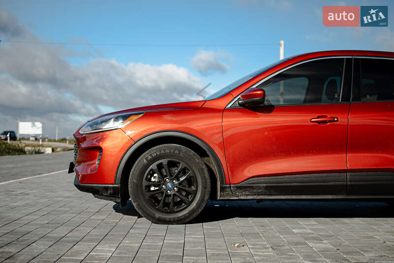 Внедорожник / Кроссовер Ford Escape 2019 в Львове