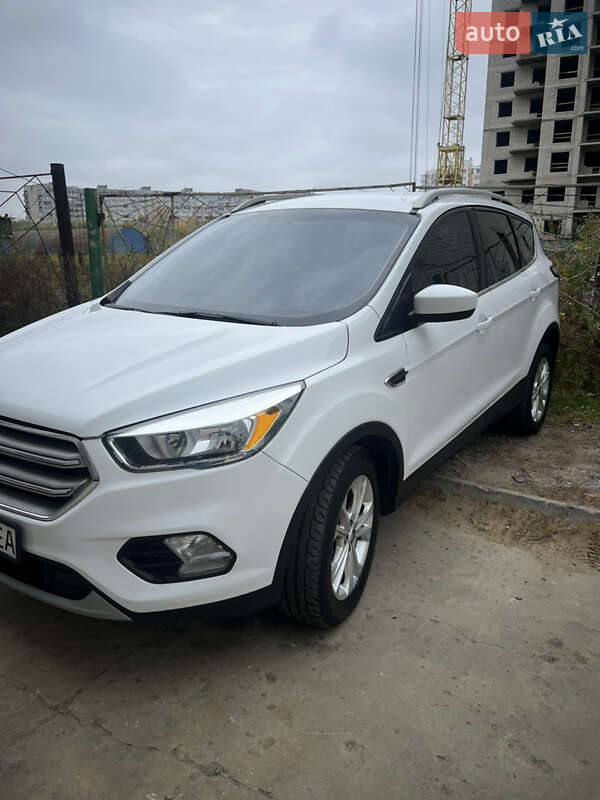 Внедорожник / Кроссовер Ford Escape 2017 в Сумах