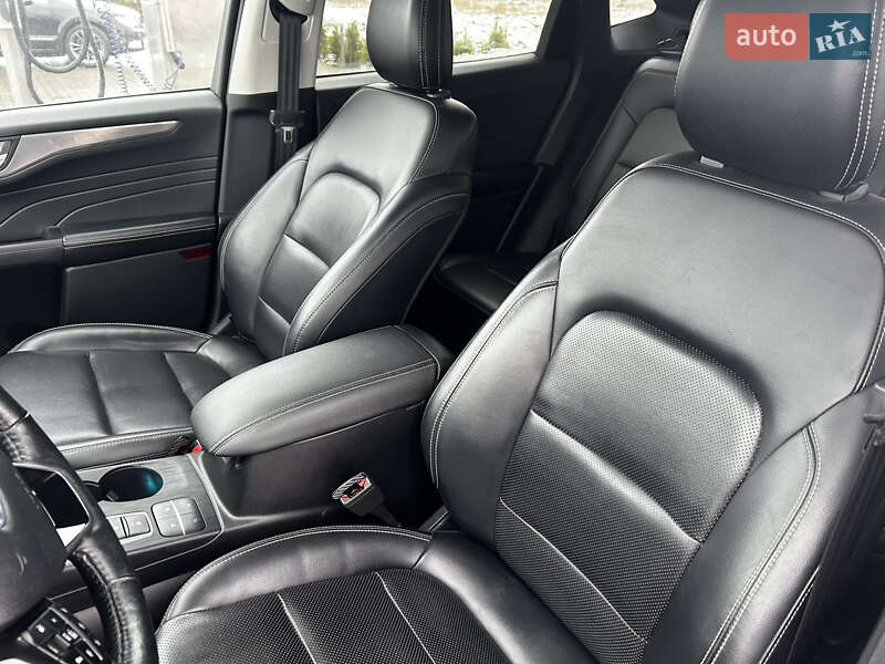 Внедорожник / Кроссовер Ford Escape 2021 в Золочеве